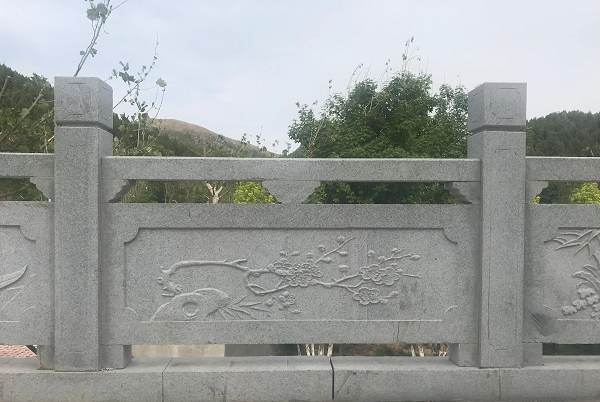 抚顺市大连花岗岩栏杆和青石栏杆哪个好热销款三